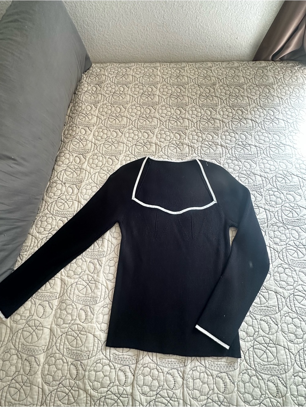 SHEIN Black Long Sleeve Top with White Trim